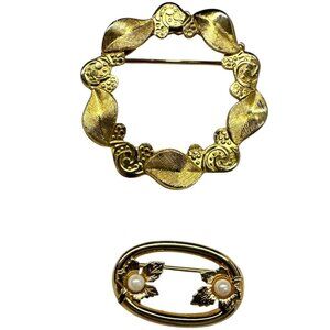 Goldtone Wreath Pins (Set of 2)